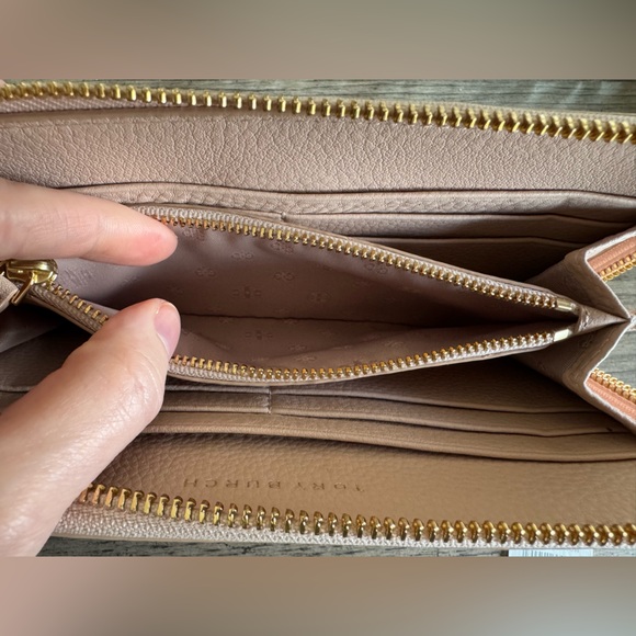 Tory Burch Zip Continental Wallet EUC Light Pink Light Oak Pebble Leathe… - Picture 9 of 13